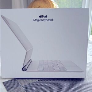 NWB Apple iPad Magic Keyboard - White
Open but Never Used